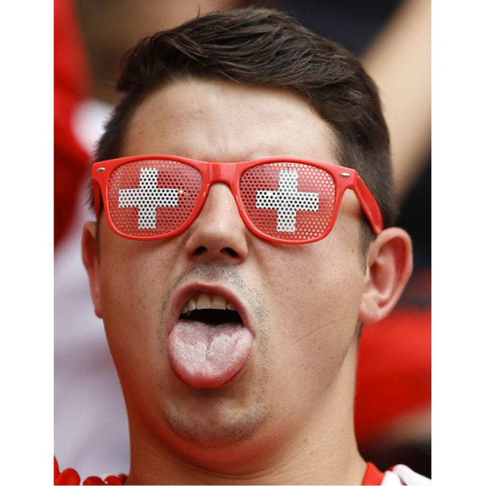 Pinhole Sticker Party Glasses_8.jpg